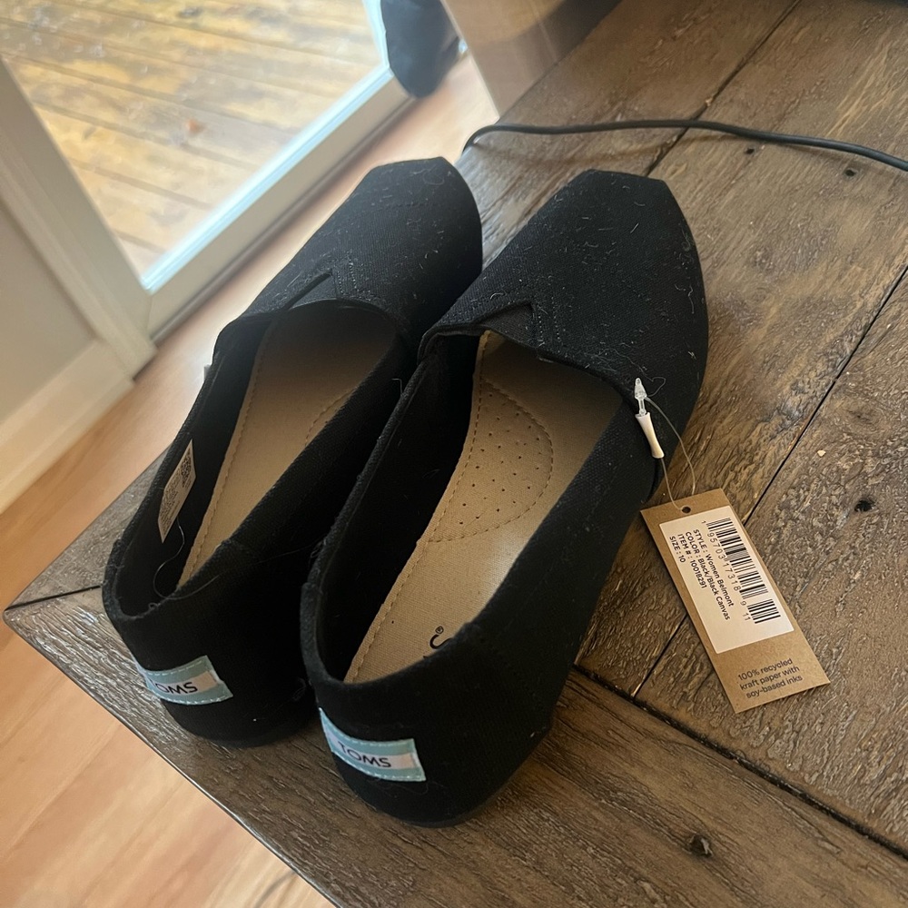 TOMS Women's Black Canvas Shoes